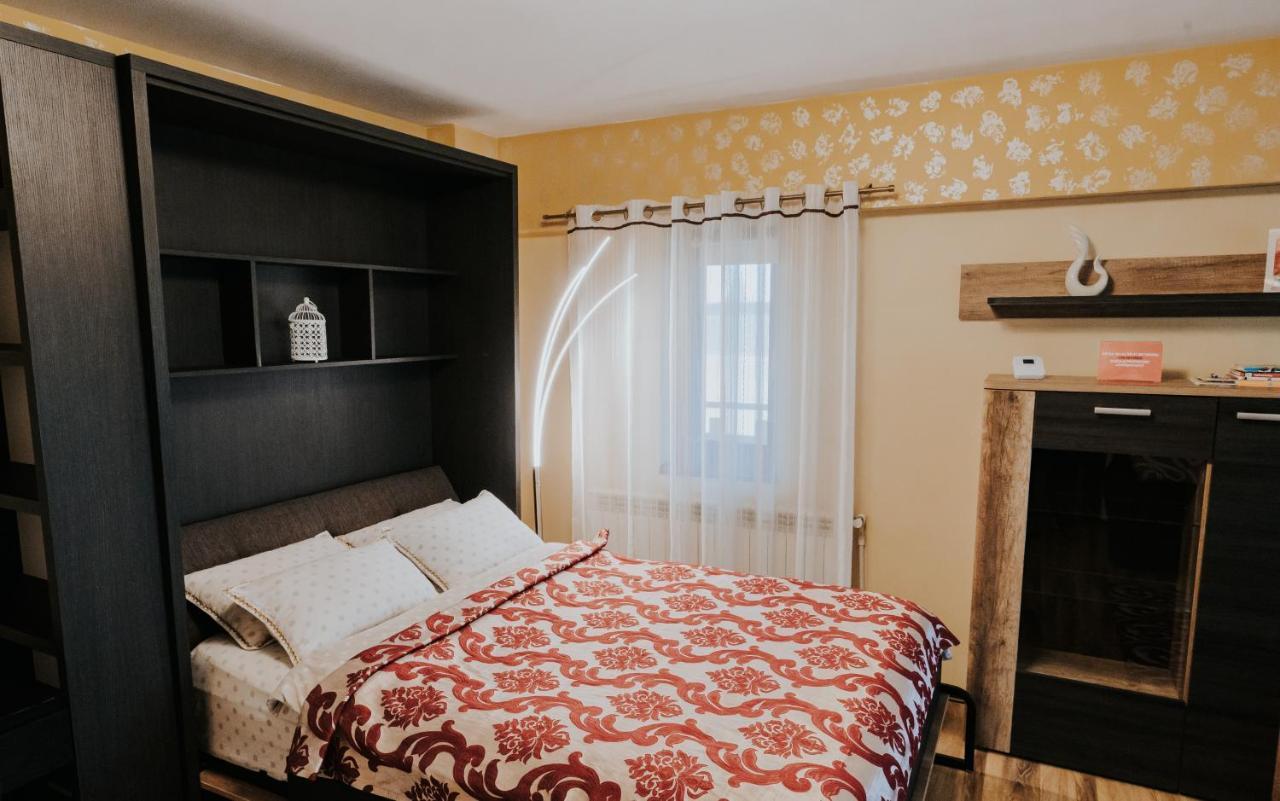 Carla'S Studio Central Palas, Airport Shuttle Iasi Exterior photo