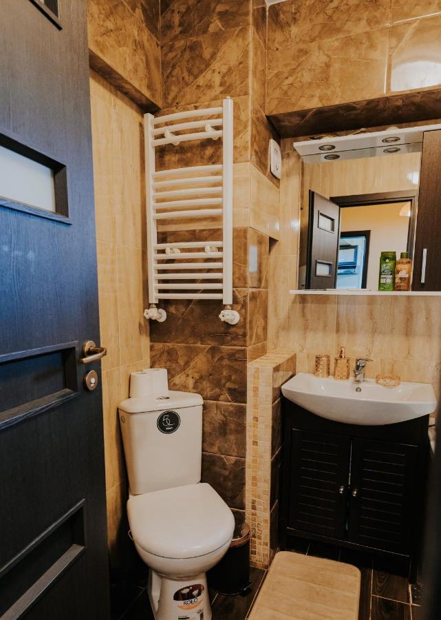 Carla'S Studio Central Palas, Airport Shuttle Iasi Exterior photo